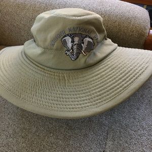 NWOT authentic African safari hat w/elephant logo